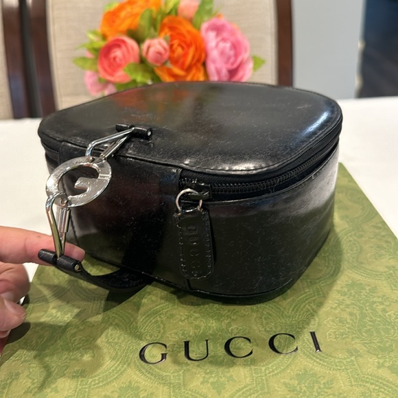 Authentic Gucci patent makeup case - Picture 1 of 12